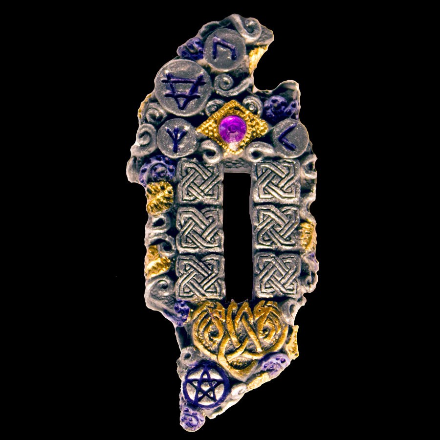 Runic - Arrowslit Cover