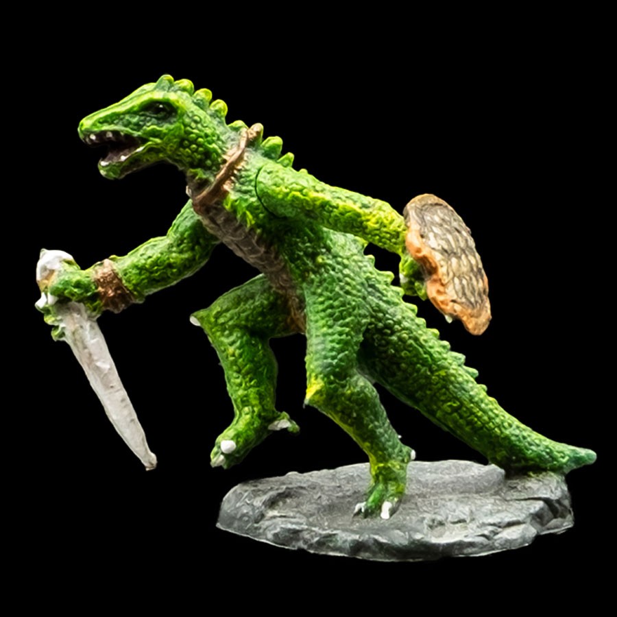 Soldier w/knife & slield